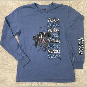 Youth large long sleeved Marvel shirt. No issues.
